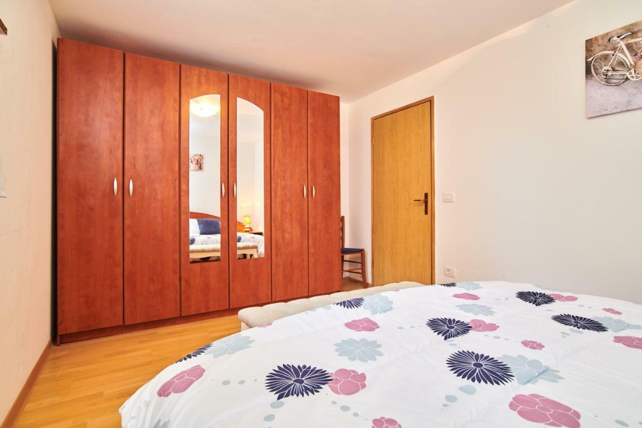 App Sverko Apartment Vilanija Exterior photo